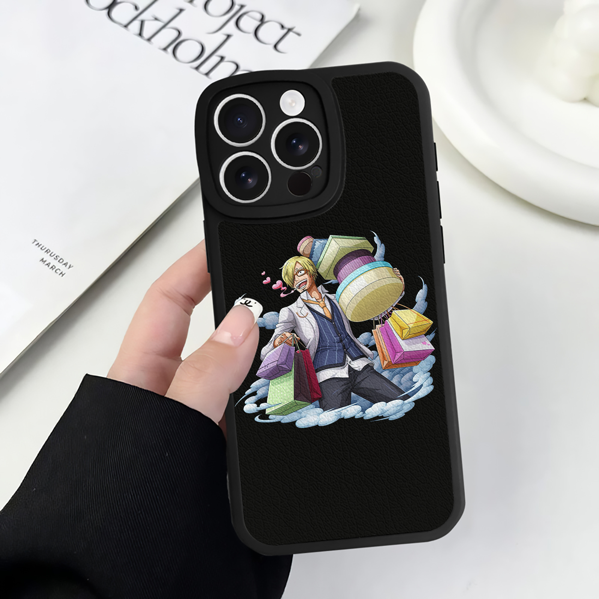 （画像用） ワンピース サンジ ONE PIECE Sanji 【iPhone 16シリーズ対応】シリコンスマホケース（レザー調） 材質：シリコン